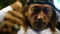 Debat perdana capres-cawapres dijadwalkan berlangsung pada pukul 20.00 WIB. Tema debat kali ini adalah Hukum, HAM, Korupsi dan Terorisme.