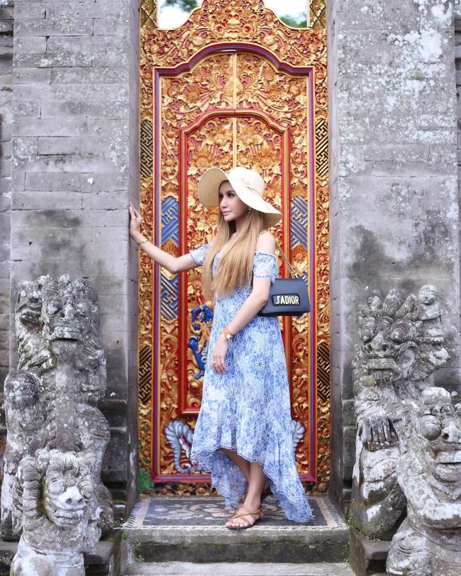 Belakangan Safiey Ilias jadi perbincangan di Malaysia setelah menolak undangan bertemu mufti (ulama yang berwenang mengintrepretasikan teks dan memberi fatwa) Datuk Seri Zulkifli Mohamad. Dalam sebuah surat terbuka, pemuka agama tersebut mengaku ingin mengajak Safiey minum teh dengan tujuan untuk bertukar pikiran.Foto: Instagram @safieyillias94