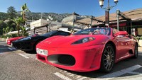Plus, banyak mobil mewah yang berlalu-lalang di jalanan. Sebut saja seperti Porsche, Bentley, Ferarri dan Rolls Royce (iStock)