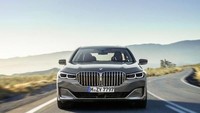 Grill BMW Seri 7 ini sedikit mirip dengan facia depan X7 yang telah diluncurkan tahun lalu. Istimewa/BMW.