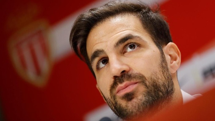 Soccer Football - AS Monaco New Signings Presentation - Stade Louis II, Monaco - January 16, 2019  AS Monaco new signing Cesc Fabregas poses during the press conference  REUTERS/Eric Gaillard