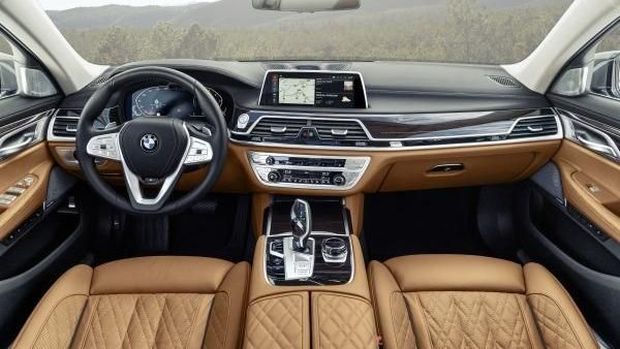 BMW Seri 7 Resmi Diluncurkan, Lebih Nendang