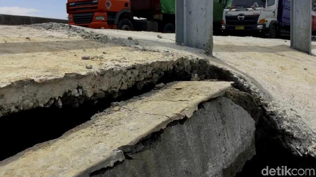 Sebulan Diresmikan Jokowi, Tol Pemalang-Batang Sudah Retak