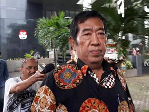 Anggota DPRD Kab Bekasi Buru-buru Usai Diperiksa soal Meikarta