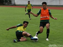 Training camp Timnas U-22 masih terisi 35 dari 38 pemain. Tiga pemain yang merumput di liga asing, Egy Maulana Vikri (Lechia Gdansk), Ezra Walian (RKC Waalwijk), dan Saddil Ramdani (Pahang FA), belum menampakkan batang hidungnya hingga pekan kedua TC.