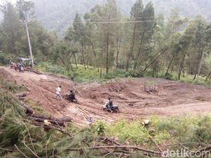 Jalan Longsor, Aktivitas Warga 3 Desa di Banjarnegara Terhambat