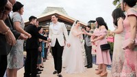 Segenap artis dan rekan-rekan Edric seperti Geng Menteri Cerita turut datang. Foto: Hanif Hawari/detikHOT