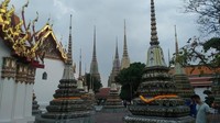 Selain Wat Arun, ada Wat Pho yang jaraknya juga tidak jauh. Di sini juga ada patung Buddha tidur yang ikonik, wajib dikunjungi oleh para traveler (Dena Novita Rosiana/detikcom)