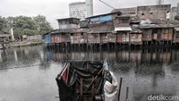 Jika dibandingkan dengan angka September 2017, jumlah penduduk miskin per September 2018 telah berkurang sebanyak 910 ribu jiwa. Ini merupakan angka kemiskinan terendah sejak 1998.