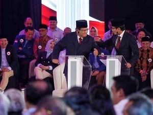Gerindra: Gestur Joget dan Pijat Prabowo-Sandiaga Spontanitas