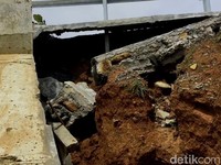 Sebulan Diresmikan Jokowi, Tol Pemalang-Batang Sudah Retak