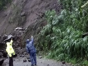 Bukit Abang Bangli Longsor, Akses Jalan 2 Desa Terputus