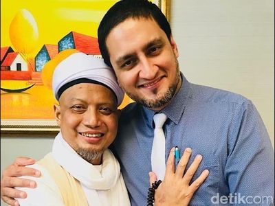 Potret Arifin Ilham Bersama Dokter Amir yang Merawatnya di Malaysia