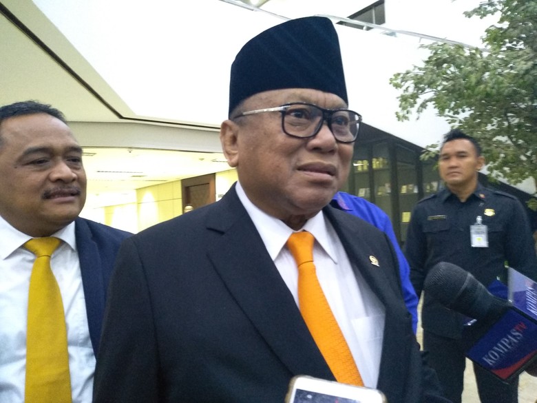OSO Minta Jangan Ganggu Kerja Wartawan Saat Meliput OSO Minta Jangan Ganggu Kerja Wartawan Saat Meliput