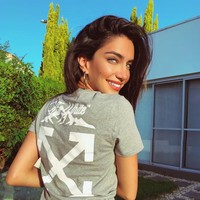 Sebagai wanita, Jessica Kahawaty tampak memiliki segalanya. Ia punya otak yang pintar, wajah yang cantik, dan hati yang baik. Sama-sama keturunan Lebanon, belajar hukum, dan mirip secara fisik, Jessica disebut sebagai Amal Clooney dari Australia. Foto: Instagram @jessicakahawaty