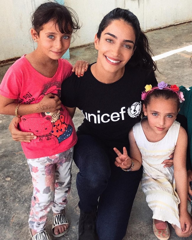 Gelar itu adalah bagian dariku dan aku mendapat banyak pengetahuan sekarang dari banyak hal yang aku minati. Aku punya banyak rencana dan tidak bisa menunggu untuk melakukan lebih banyak pekerjaan dengan UNICEF dalam skala internasional, tutur wanita cantik itu. Foto: Instagram @jessicakahawaty