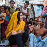 Aku selalu sangat peduli dengan orang dan aku selalu berjuang untuk mereka yang tidak dipedulikan. Adalah sebuah pelengkap pada apa yang aku lakukan karena aku belajar hukum HAM dan itu sangat membantu untuk pekerjaan amalku dan masalah yang aku advokasi, katanya di acara The Morning Show. Foto: Instagram @jessicakahawaty