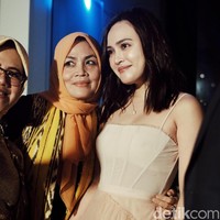 Sepertinya jam tidur sangat berpengaruh bagi Shandy. Untuk itu ia menjaga pola tidurnya. Menurut pengakuannya, ia tidak addict untuk keluar malam. Foto: Silmia Putri/Wolipop