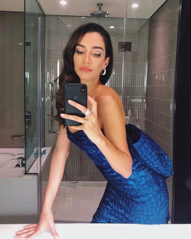 Jessica pun memberikan tips sukses sebagai model yang juga bisa diterapkan untuk profesi lainnya. Penting untuk baik kepada orang yang bekerja bersama kamu dan meninggalkan impresi baik. Ini mengenai etika bukan hanya penampilan. Penampilan bisa membantumu melangkahkan kaki di industri tapi apa yang membuat model tahan lama adalah seberapa keras dia bekerja dan impresi yang dia tinggalkan, sarannya. Foto: Instagram @jessicakahawaty