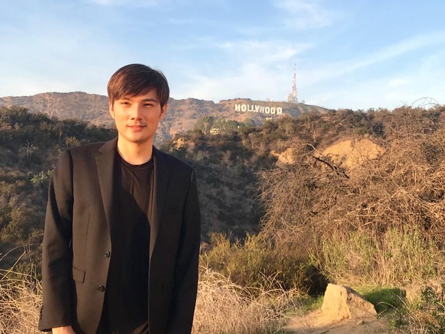 Selain drama, Beneval pun sudah deal untuk bermain di sebuah film di Hollywood. Walaupun belum mendapatkan peran yang besar, namun pengalamannya sangat berharga dan ini bisa menjadi awal untuk bisa sukses di sini, ucap pria kelahiran Pekanbaru itu Foto: Dok. Beneval