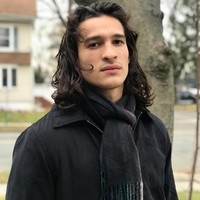 Pria berusia 19 tahun ini tergabung dalam agensi Wilhelmina Models, yang juga menaungi sejumlah selebriti seperti Shawn Mendes, Demi Lovato, Nick Jonas dan beberapa model Victorias Secret. Foto: Instagram/@biaggioaliwalsh