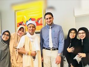 10 Hari Ramadhan Ustaz Arifin Ilham Didampingi Istri dan Keluarga