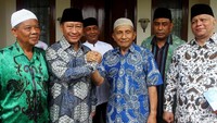 Ketua Umum PPP Muktamar Jakarta, Humphrey Djemat bersama jajaran pengurus lainnya berkunjung ke kediaman Amien Rais di Jakarta, Jumat (18/1/2019).