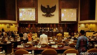 Ketua DPD Oesman Sapta Odang (OSO) nampak hadir di Ruang Rapat Paripurna DPD, Kompleks Parlemen, Senayan, Jakarta, Jumat (18/1/2019).