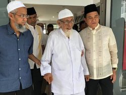 Penjelasan Yusril soal Abu Bakar Ba'asyir Tak Mau Teken Ikrar NKRI Penjelasan Yusril soal Abu Bakar Ba'asyir Tak Mau Teken Ikrar NKRI