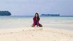 Foto: Maria Selena dan Pesona Pantai Cantik Indonesia