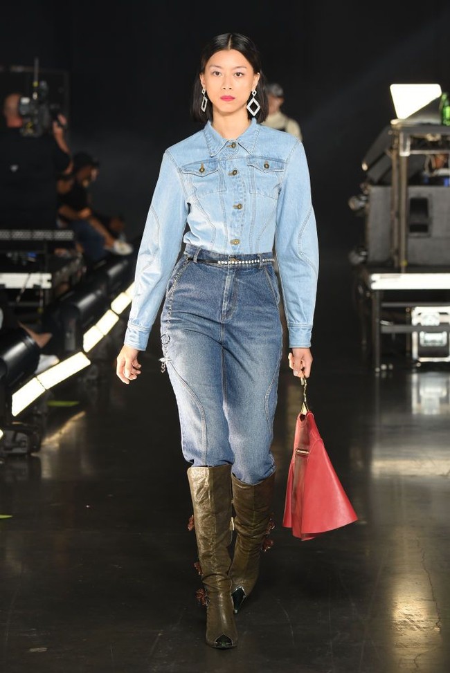 Lebih dari 50 persen produk denim di dunia diproduksi di Asia terutama China, India dan Bangladesh. (Foto: Getty Images)