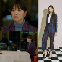 Song Hye-Kyo tampil mencuri atensi pada episode sembilan Encounter dengan jaket tartan dari Vivienne Westwood. Jaket tersebut harganya mencapai 980 ribu Won atau sekitar Rp 12 jutaan. Foto: Instagram @kdrama_fashion