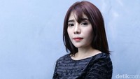 Hingga saat ini ia pun masih menunggu panggilan dari polisi usai namanya masuk dalam daftar tersebut. Pool/Palevi S/detikFoto.