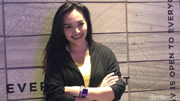 dr Grace Joseline, dokter cantik di Timnas Sepakbola Wanita Indonesia (Foto: Ayunda Septiani/detikHealth) dr Grace Joseline, dokter cantik di Timnas Sepakbola Wanita Indonesia (Foto: Ayunda Septiani/detikHealth)