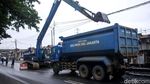Lumpur Kali Tanjung Selor Dikeruk untuk Antisipasi Banjir