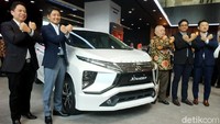 Fasilitas penunjang lainnya juga dipersiapkan seperti ruang tunggu yang nyaman, fasilitas bermain anak, dan koneksi internet.