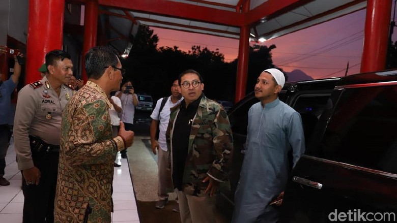 Kunjungi Lapas Porong, Fadli Zon Minta Napi Narkoba Diawasi Ketat Kunjungi Lapas Porong, Fadli Zon Minta Napi Narkoba Diawasi Ketat