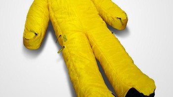 Sejatinya ini adalah kantong tidur. Namun agar lebih nyaman, desainnya dibuat seperti pakaian, lengkap dengan kaki, tangan dan bagian kepala. Foto: Amazon.com via Bored Panda