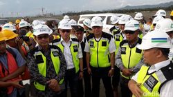Tinjau Proyek Bandara Kulon Progo, Darmin: Perkembangannya Bagus Tinjau Proyek Bandara Kulon Progo, Darmin: Perkembangannya Bagus