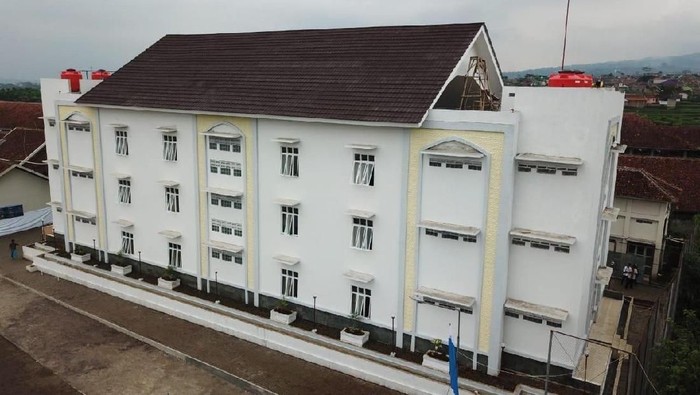 Kementerian PUPR terus membangun rumah susun yang diperuntukan bagi Masyarakat Berpenghasilan Rendah (MBR), Pekerja, TNI/Polri, mahasiswa dan santri. Penasaran?