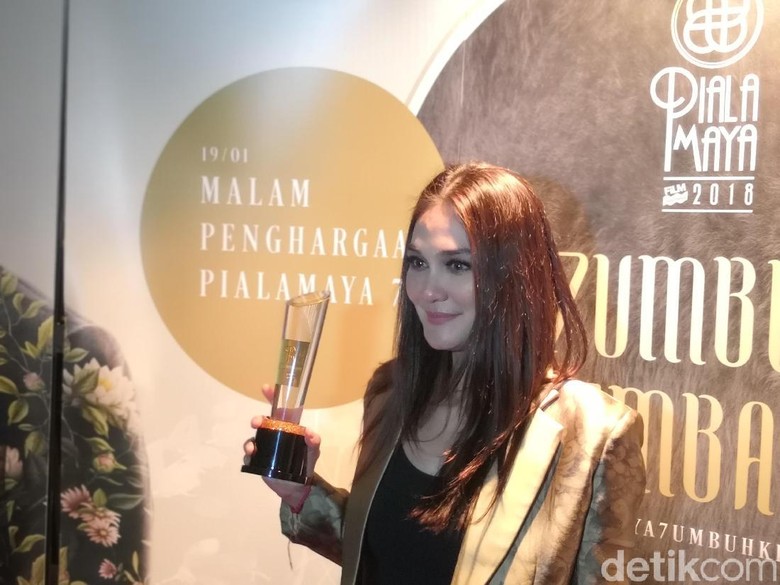 Menang Piala Maya, Luna Maya Anggap Ganjaran Kerja Keras Menang Piala Maya, Luna Maya Anggap Ganjaran Kerja Keras