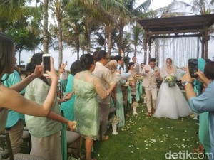 Menangis, Randy Pangalila Resmi Nikahi Chelsea Frank