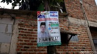 Jika terbukti melanggar aturan, poster dan alat peraga kampanye lainnya bisa ditertibkan oleh Bawaslu dan Satpol-PP.