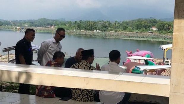 Kang Emil dan Presiden Jokowi yang meninjau lokasi