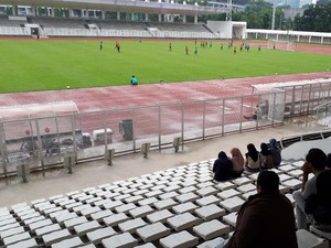 Di Bawah Rintik Hujan, Timnas U-22 Gelar Game Internal