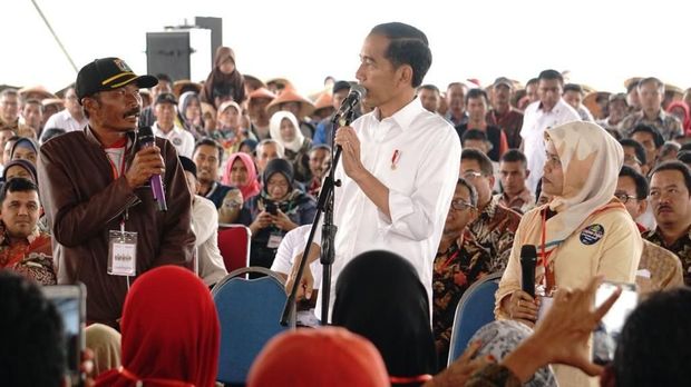 Jokowi: Petani yang Dapat KUR Jangan Dipakai Beli Motor!
