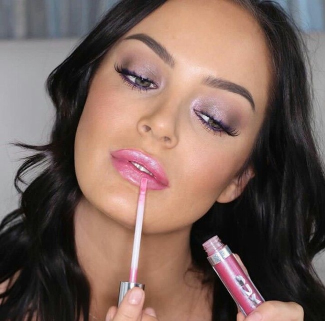 Di luar pekerjaannya, Chloe mulai membuat video-video makeup di Youtube. Saat itu sekitar tahun 2012 dan Youtubeku berkembang pesat, ucapnya. Foto: Instagram/@chloemorello