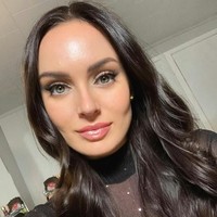 Chloe Morello dikenal sebagai beauty vlogger sukses dan selebgram dengan followers lebih dari satu juta. Meski cinta makeup, Chloe pernah di-drop out dari sekolah makeup. Foto: Instagram/@chloemorello
