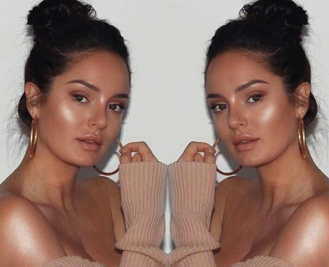 Chloe pernah makeup dengan pembalut hingga pakai tepung maizena sebagai pengganti bedak. Kini Chloe telah meraih kesuksesan di dunia makeup, meski ia pernah DO dari sekolah makeup.  Foto: Instagram/@chloemorello