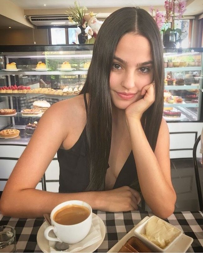 Ana mulai berlatih menerbangkan pesawat dua tahun lalu setelah mendapatkan inspirasi dari ayahnya. Foto: Dok. Instagram @anapaulacespedes